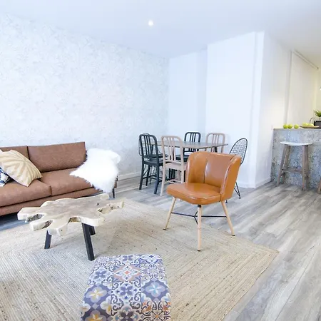 Apartmán Centric, Spacious And Bright *