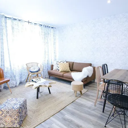 Apartmán Centric, Spacious And Bright *